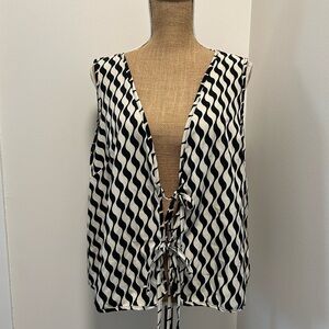 Black and White Geometric Tie-Front Top
